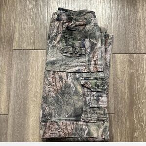 Women’s cargo camo jeans size 7